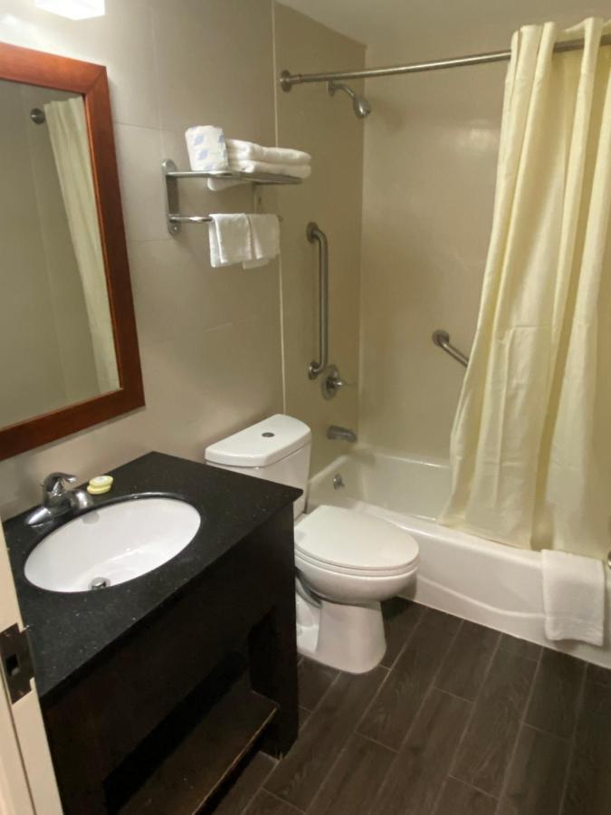 Hotel Jamaica Plaza New York Eksteriør billede